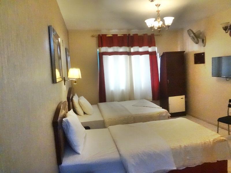 Sutchi Hotel Dubai Bagian luar foto