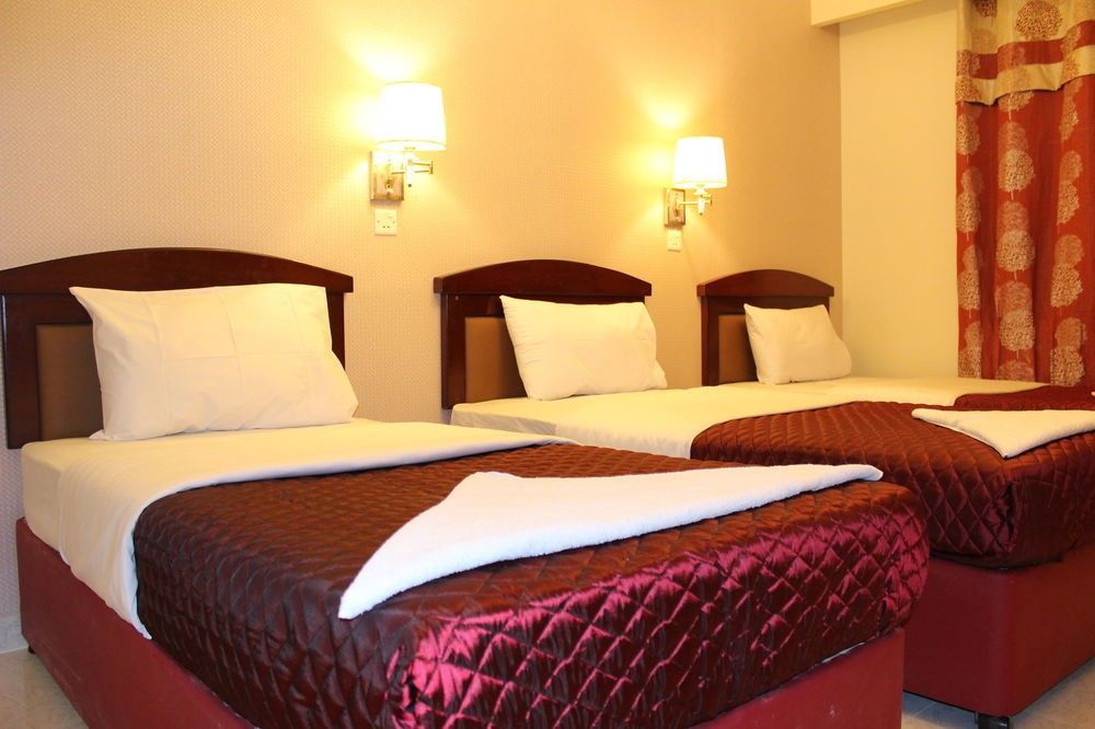 Sutchi Hotel Dubai Bagian luar foto