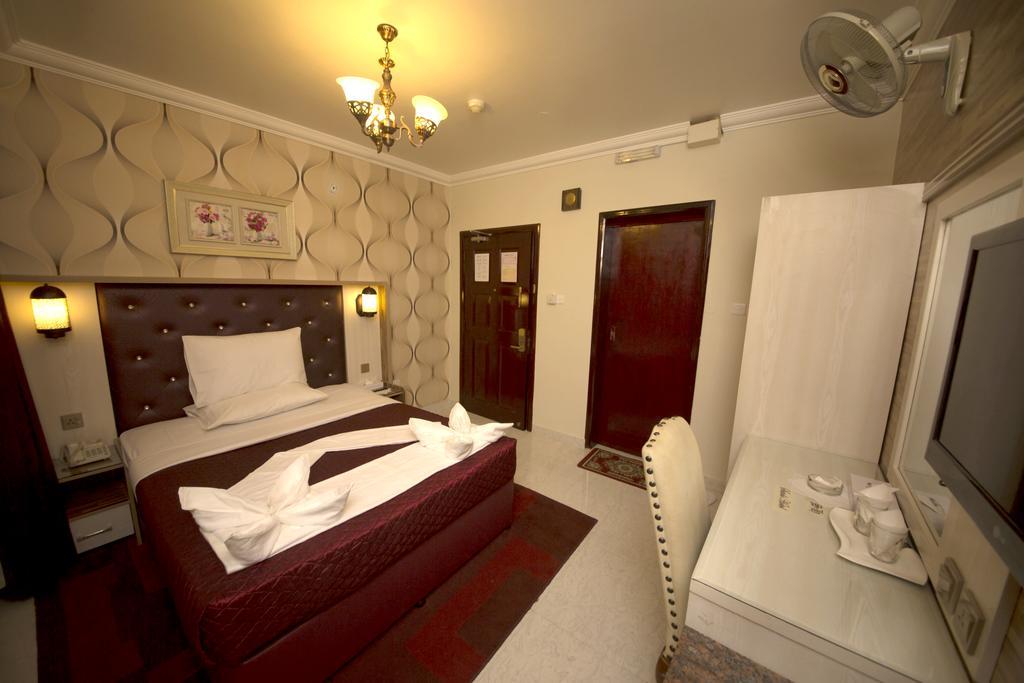 Sutchi Hotel Dubai Bagian luar foto