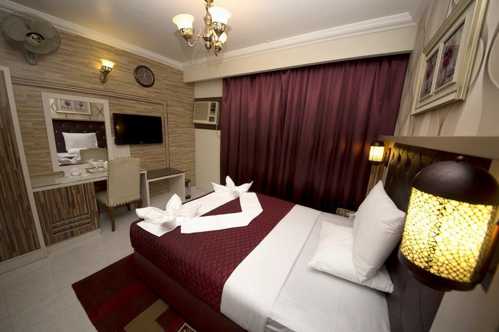 Sutchi Hotel Dubai Bagian luar foto