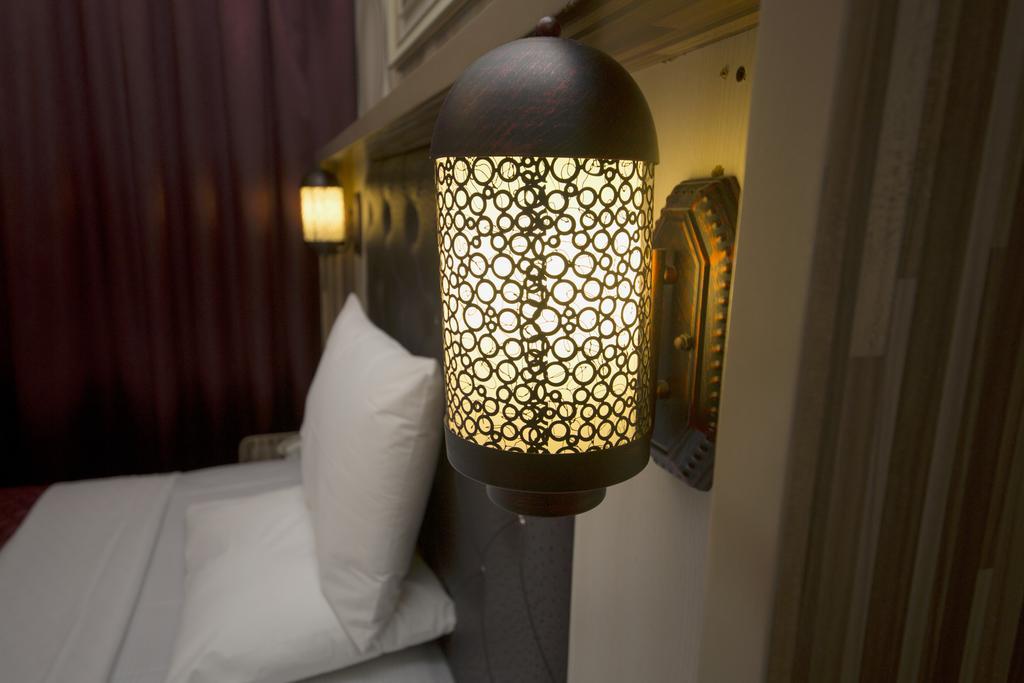 Sutchi Hotel Dubai Bagian luar foto