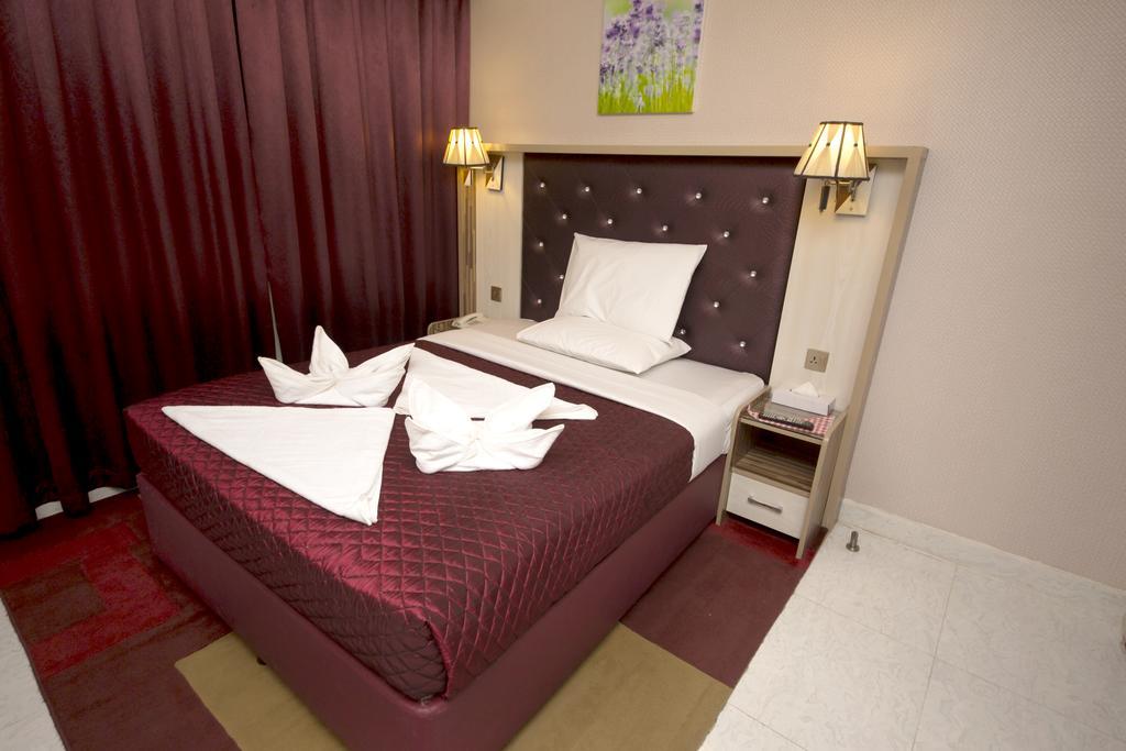 Sutchi Hotel Dubai Bagian luar foto