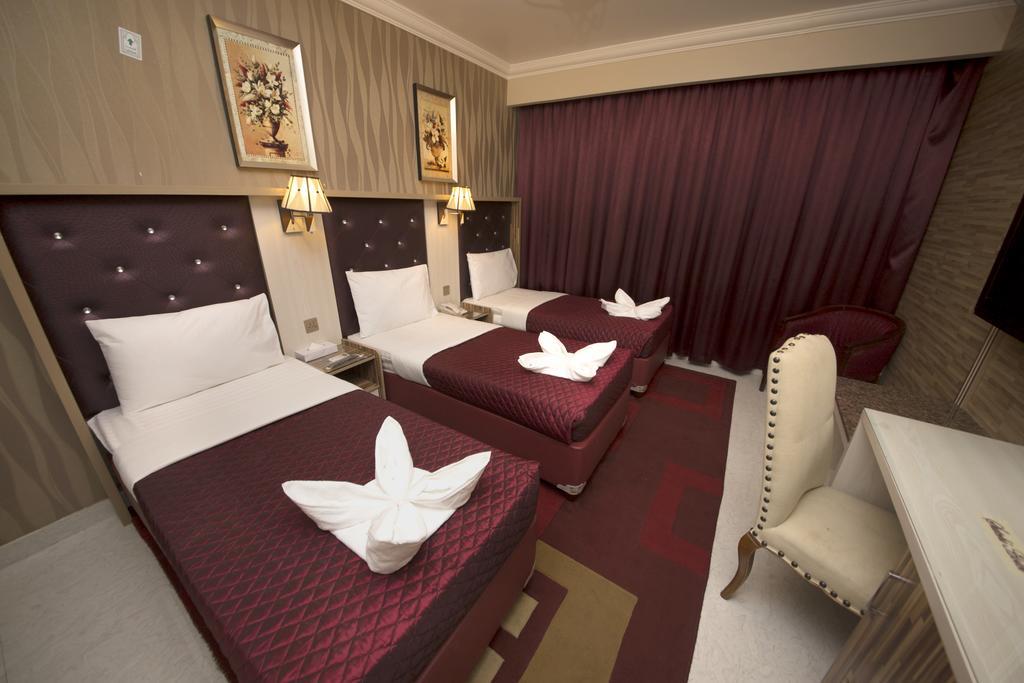 Sutchi Hotel Dubai Bagian luar foto