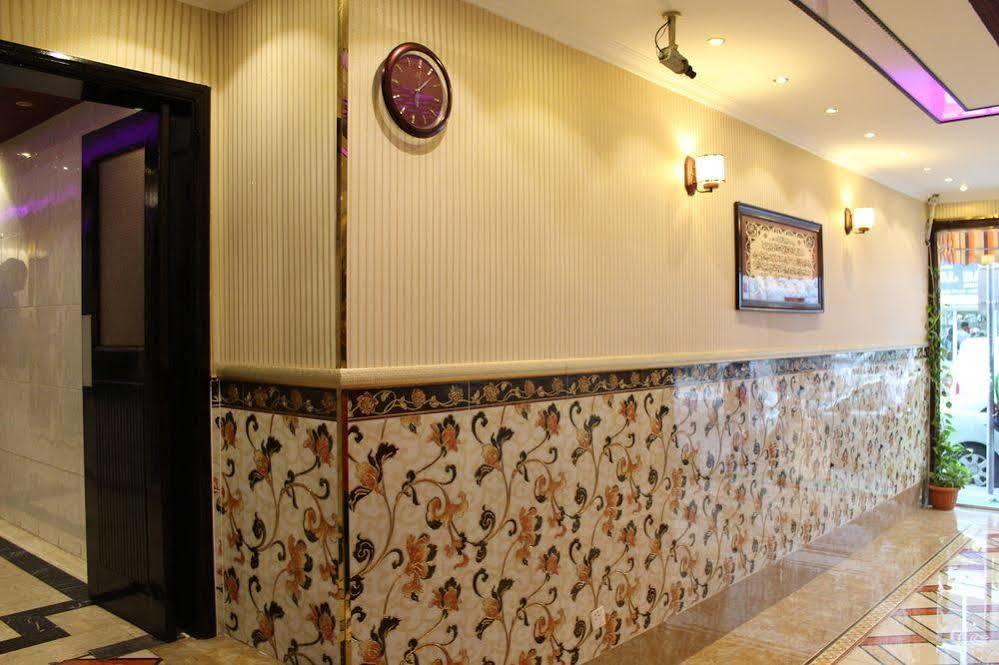 Sutchi Hotel Dubai Bagian luar foto