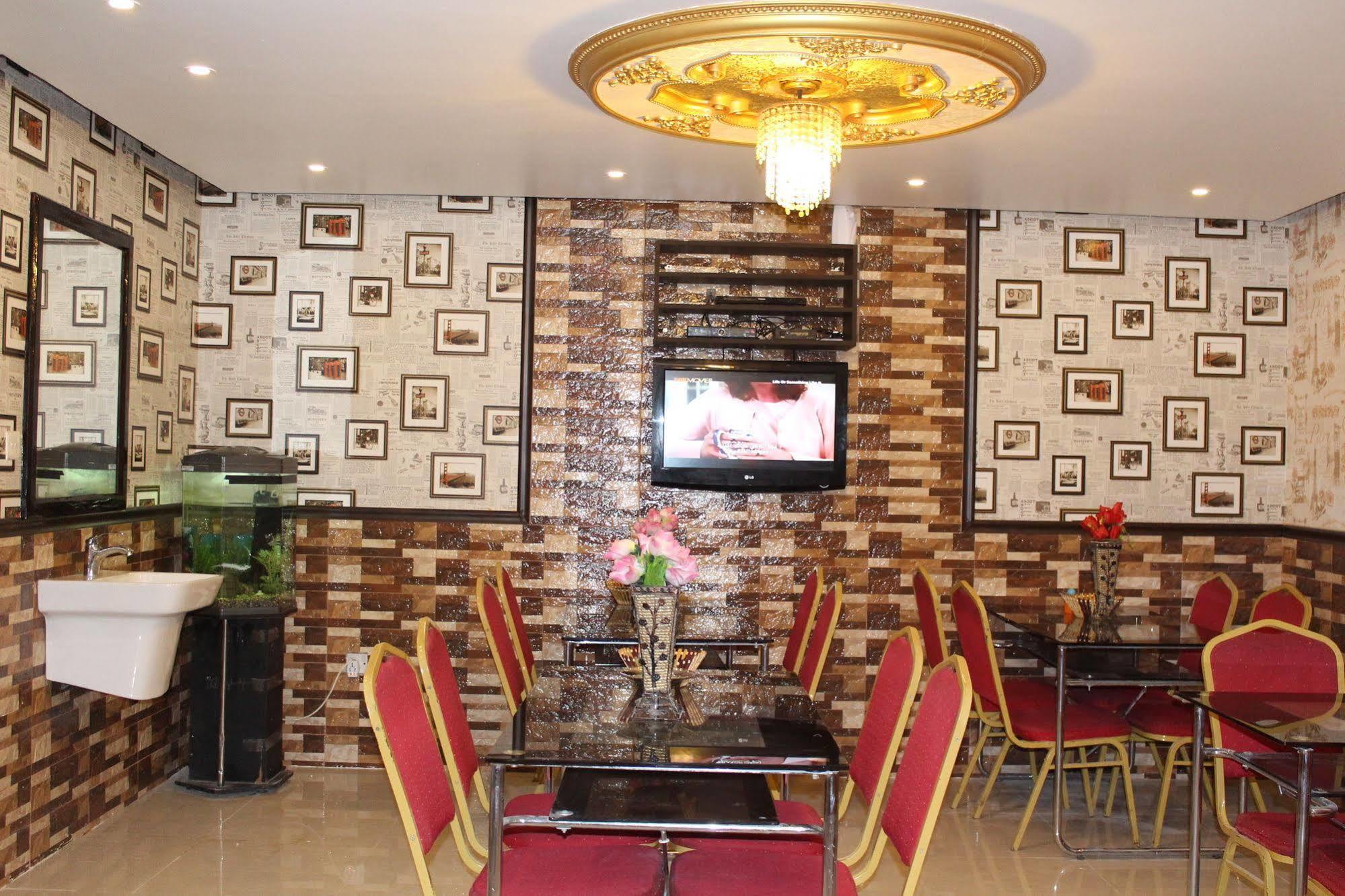 Sutchi Hotel Dubai Bagian luar foto
