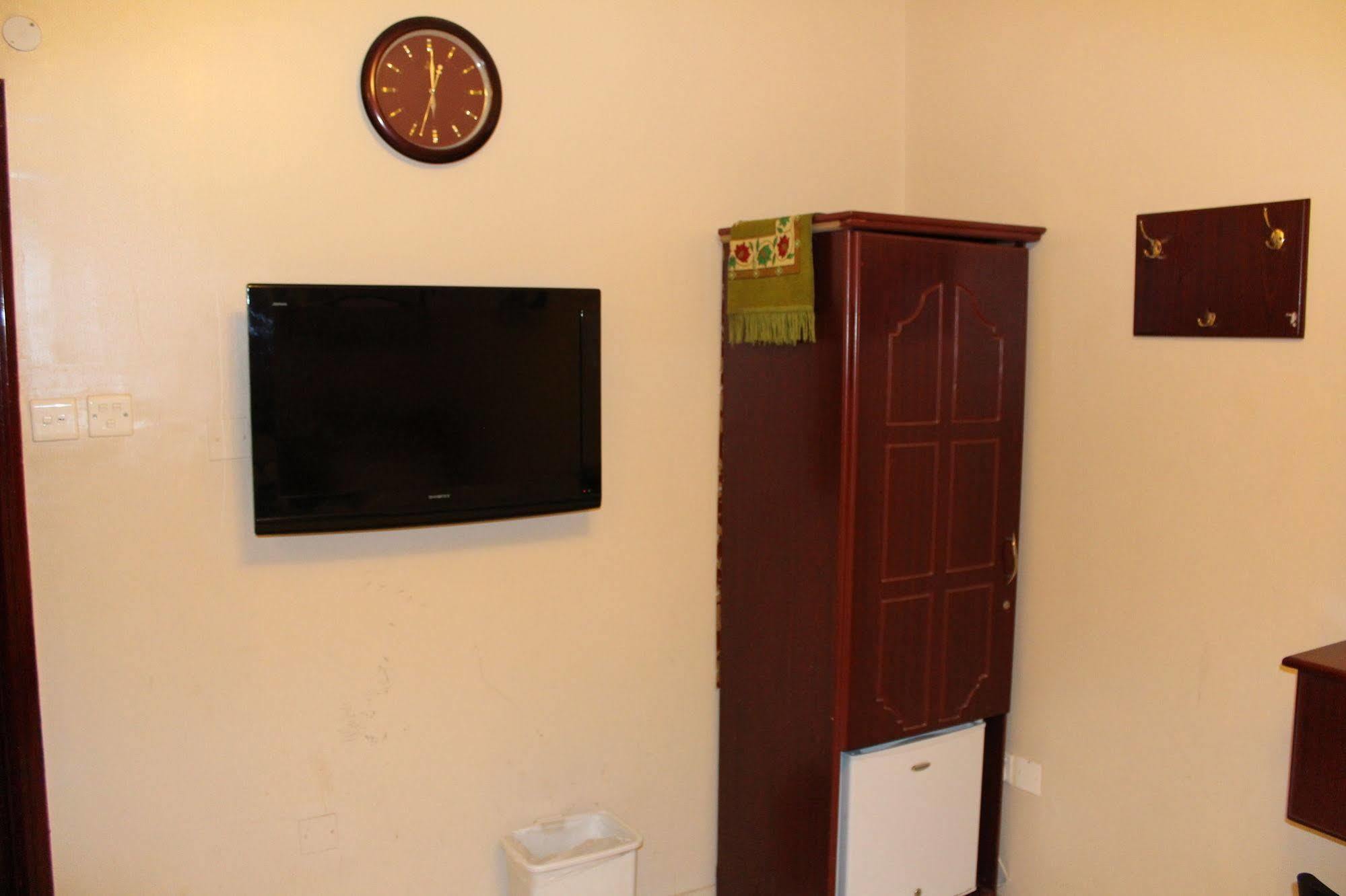 Sutchi Hotel Dubai Bagian luar foto