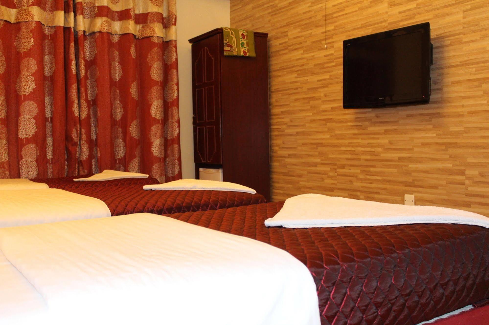 Sutchi Hotel Dubai Bagian luar foto
