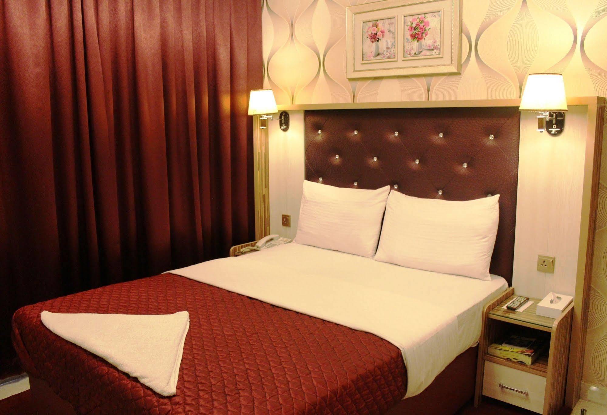 Sutchi Hotel Dubai Bagian luar foto