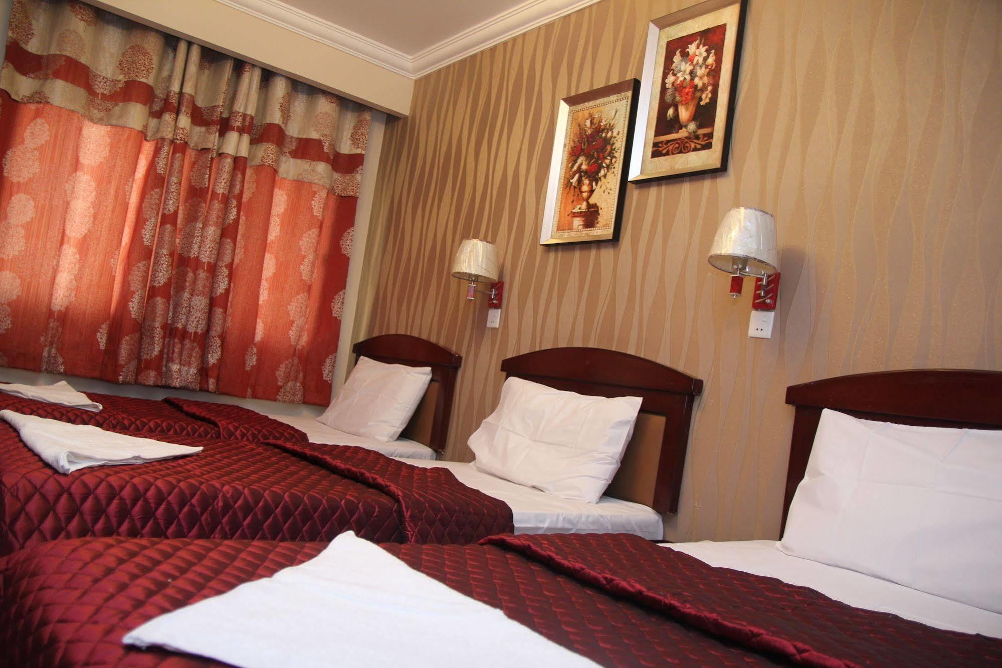 Sutchi Hotel Dubai Bagian luar foto