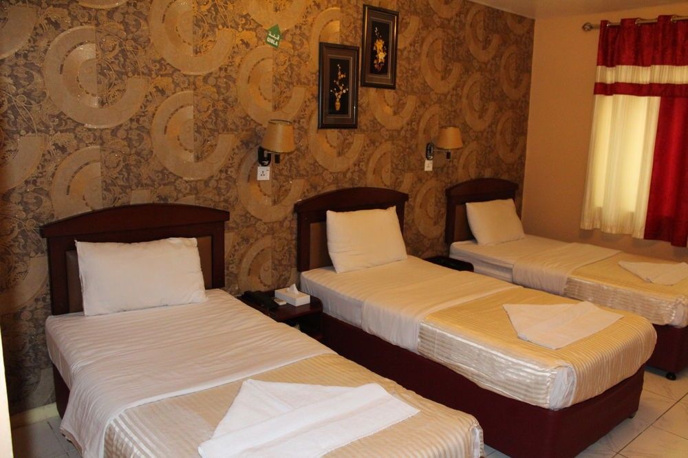 Sutchi Hotel Dubai Bagian luar foto